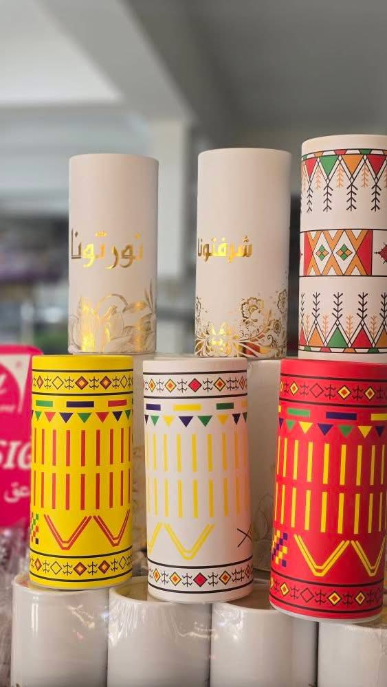 علبة مناديل بعبارات و نقشات جميلة