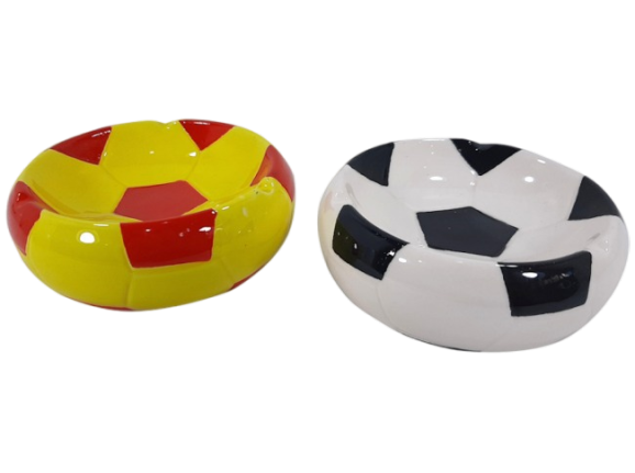 منفضة سجائر سيراميكية – تصميم كرة قدم 11.9 × 4.9 سم