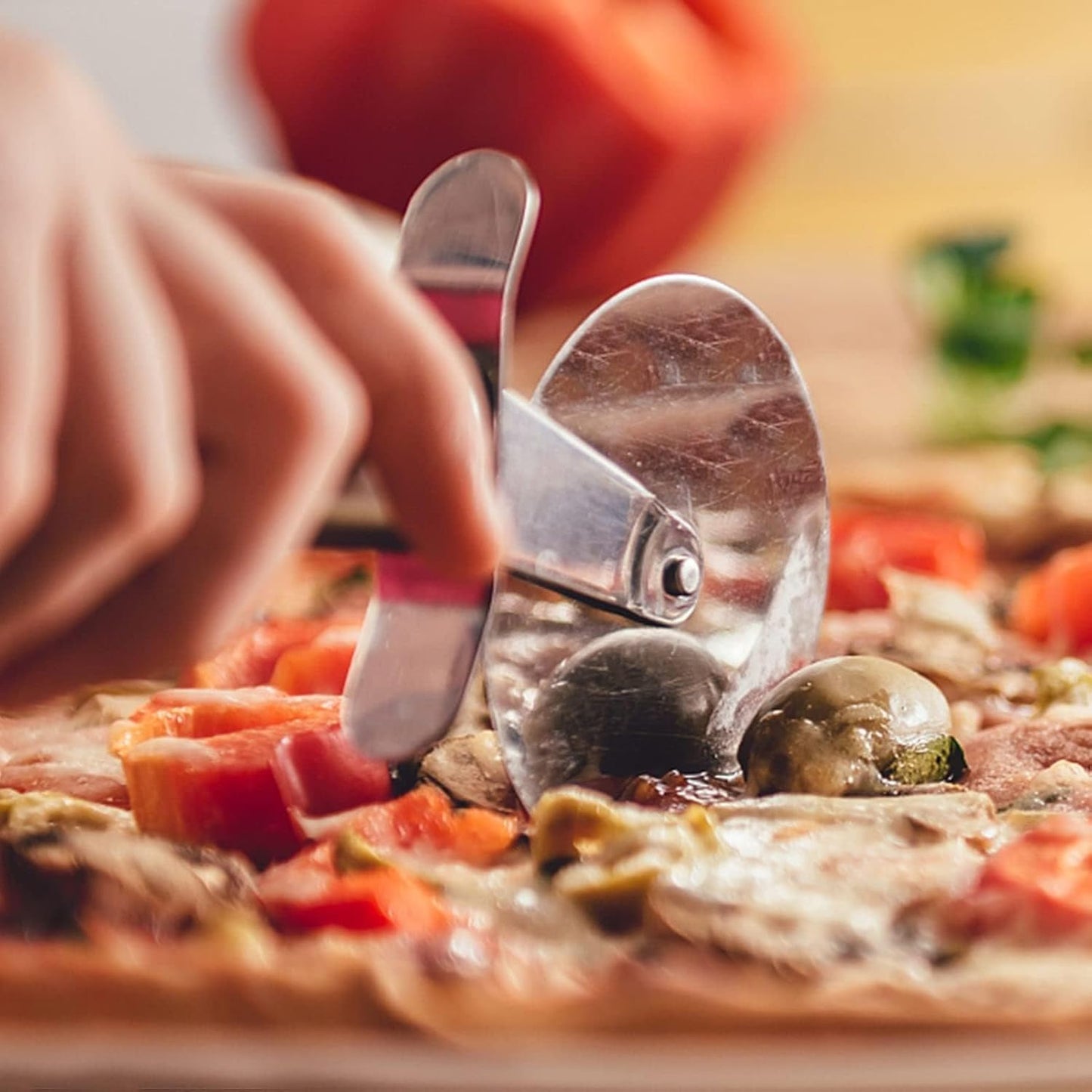 عجلة تقطيع بيتزا، سهلة القطع والتنظيف من الستانلس ستيل