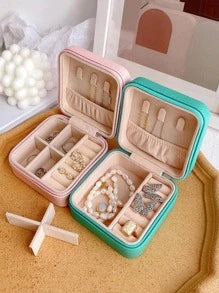 صندوق مجوهرات مقسم - تنظيم وأناقة في حجم صغير!