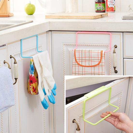 حامل بلاستيكي للتعليق على الخزانة – حل عملي لتنظيم مطبخك وحمامك!