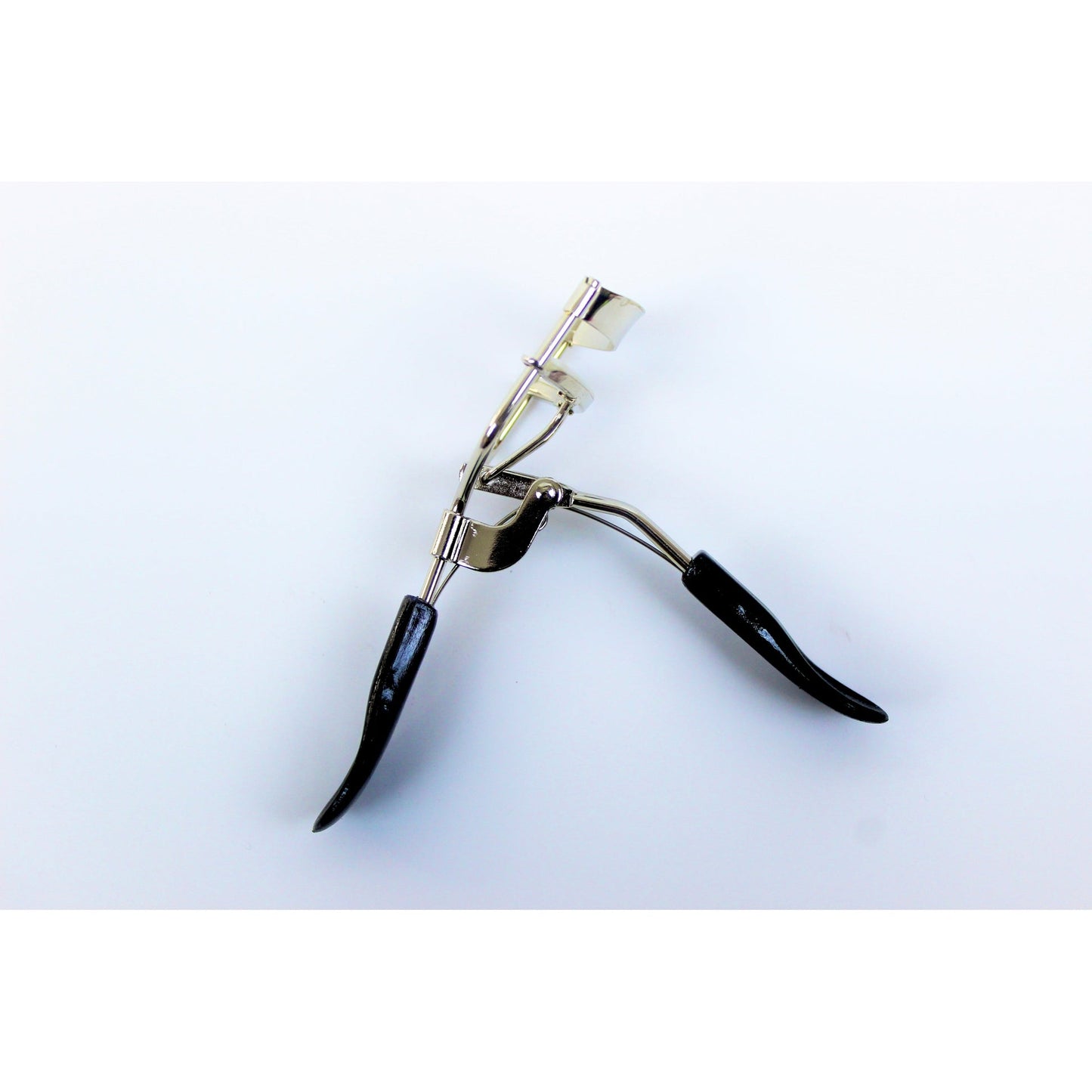 👁️🗨️ Professional Eyelash Curler - A touch of beauty!