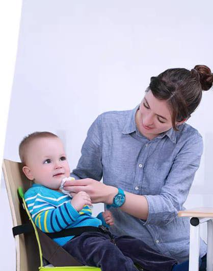 مقعد الأطفال المحمول والمثبت للكرسي/السيارة - تصميم آمن ومريح