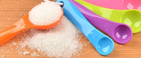 طقم ملاعق قياس بلاستيكية صلبة بخمسة ألوان، يتضمن 5 ملاعق