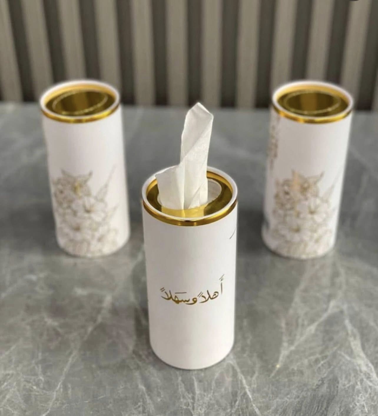 علبة مناديل بعبارات و نقشات جميلة