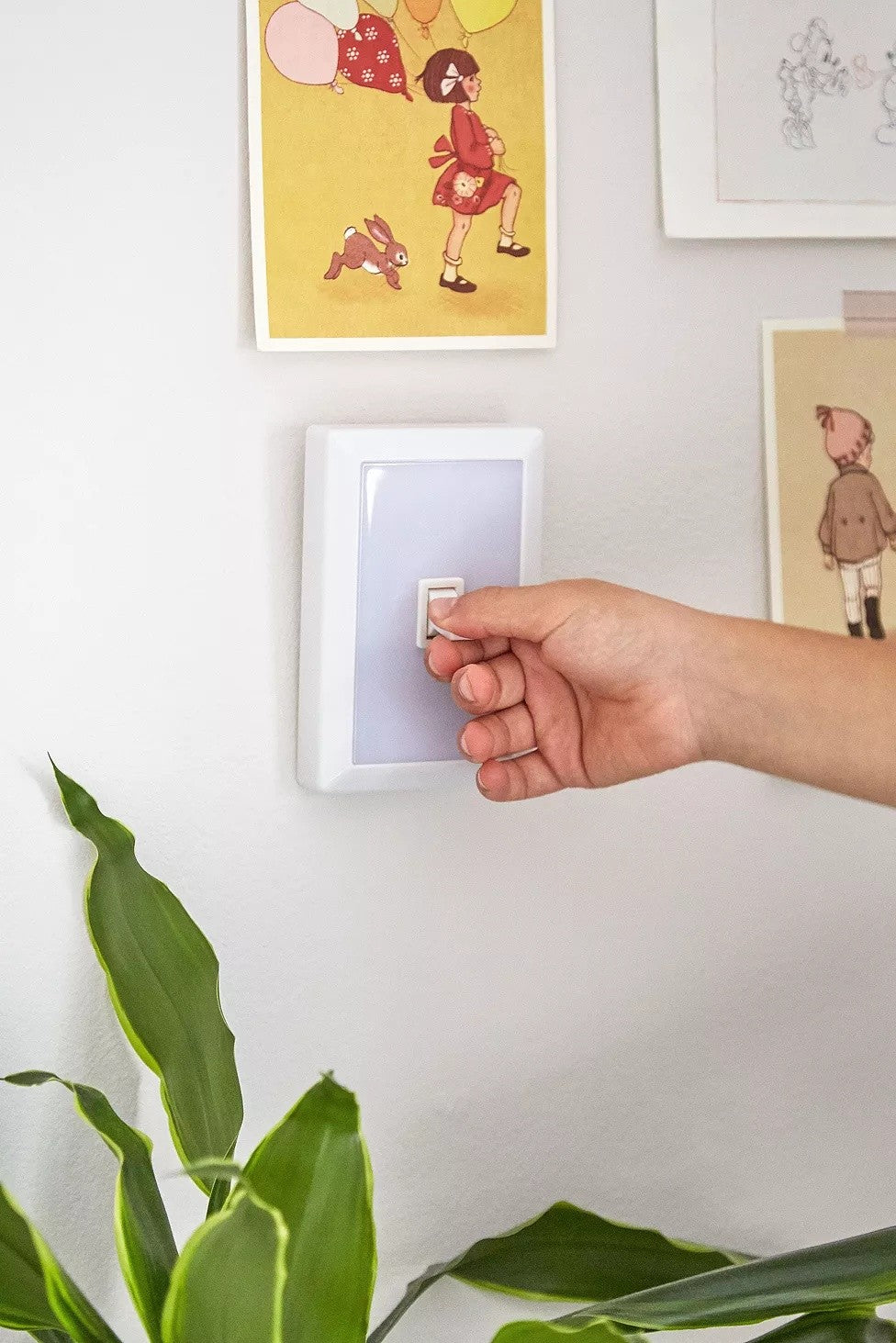 مصباح LED جداري عملي – يعمل بالبطاريات