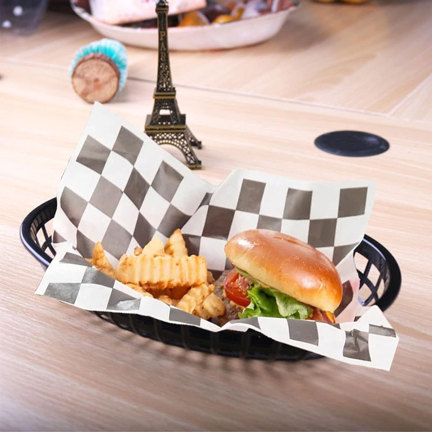 سلة خبز أو سلة تقديم المأكولات الخفيفة