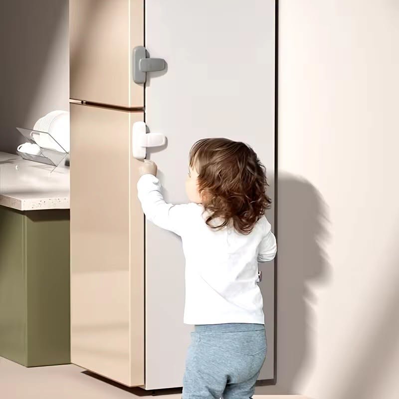 قفل أمان للثلاجة 🧲 تركيب سهل بدون حفر 🔐 قفل محكم بآلية أمان للأطفال 🏠 مناسب للثلاجة، الفريزر، الخزائن والأدراج