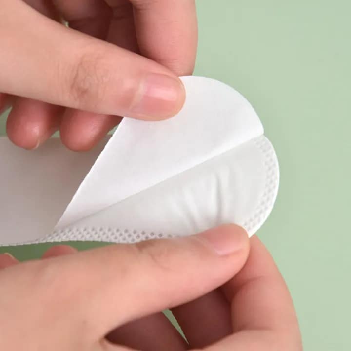 لصقات عرق لطوق القميص والقبعة ١٠ قطع