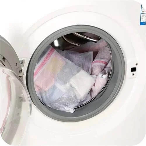 Bag for washing small items in the washing machine