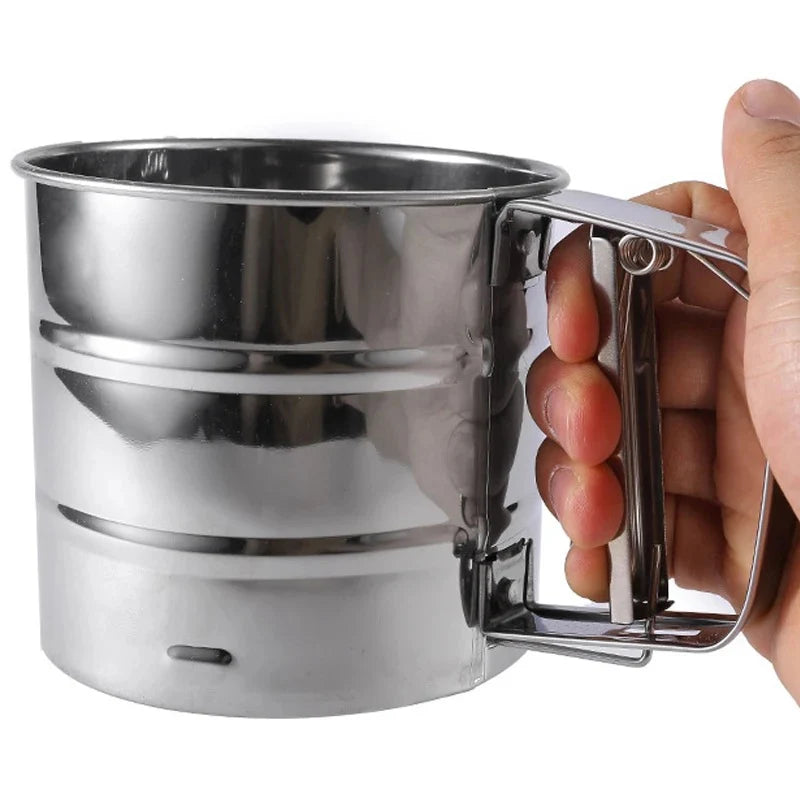 منخل طحين مع مكبس يدوي وقياس