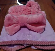 🧖♀️ منشفة تجفيف الشعر مايكروفايبر + ربطة شعر بعقدة لطيفة  نعومة فائقة، تجفيف ذكي، وأناقة صباحية لا تُقاوم