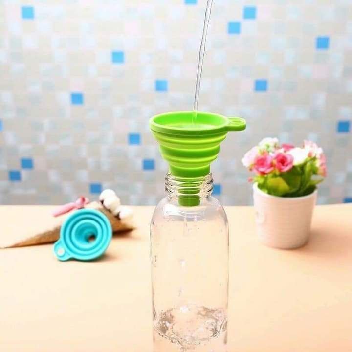 قمع قابل للطي من السيليكون